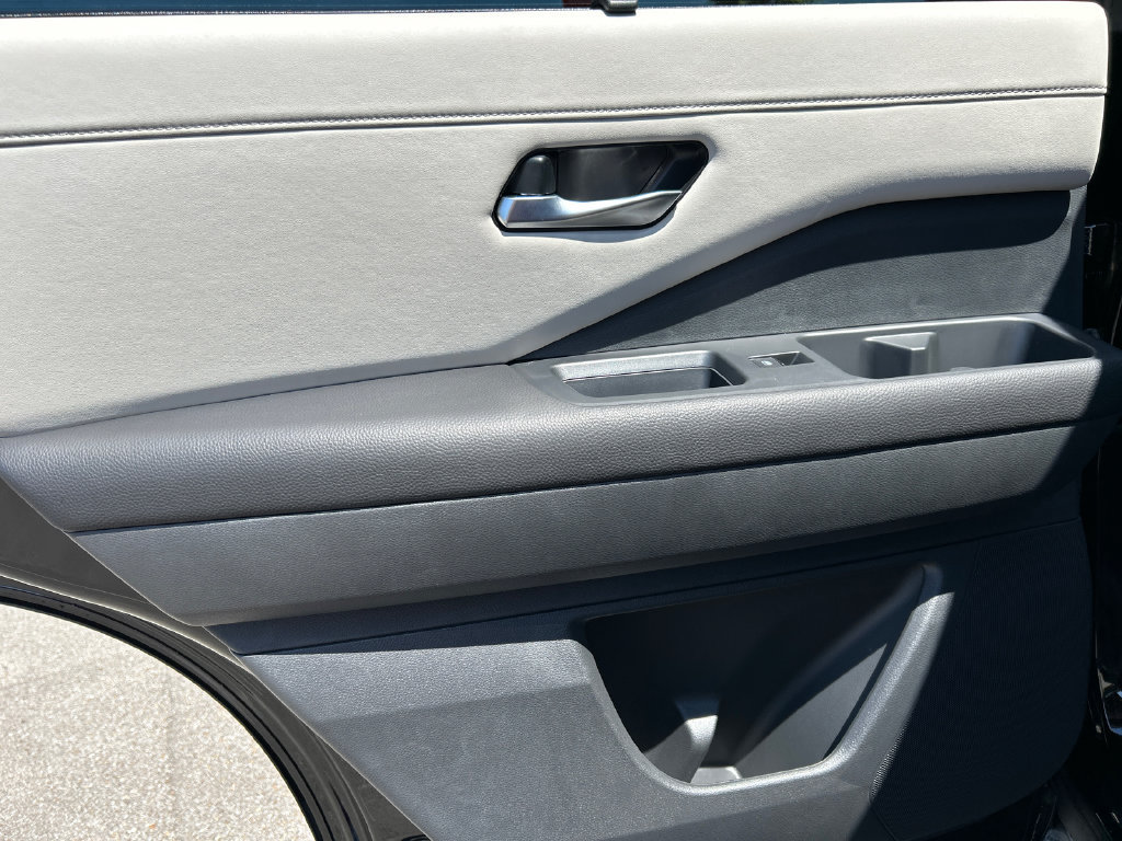 New 2026 Nissan Pathfinder SL w/ SL Premium Package FWD image 31