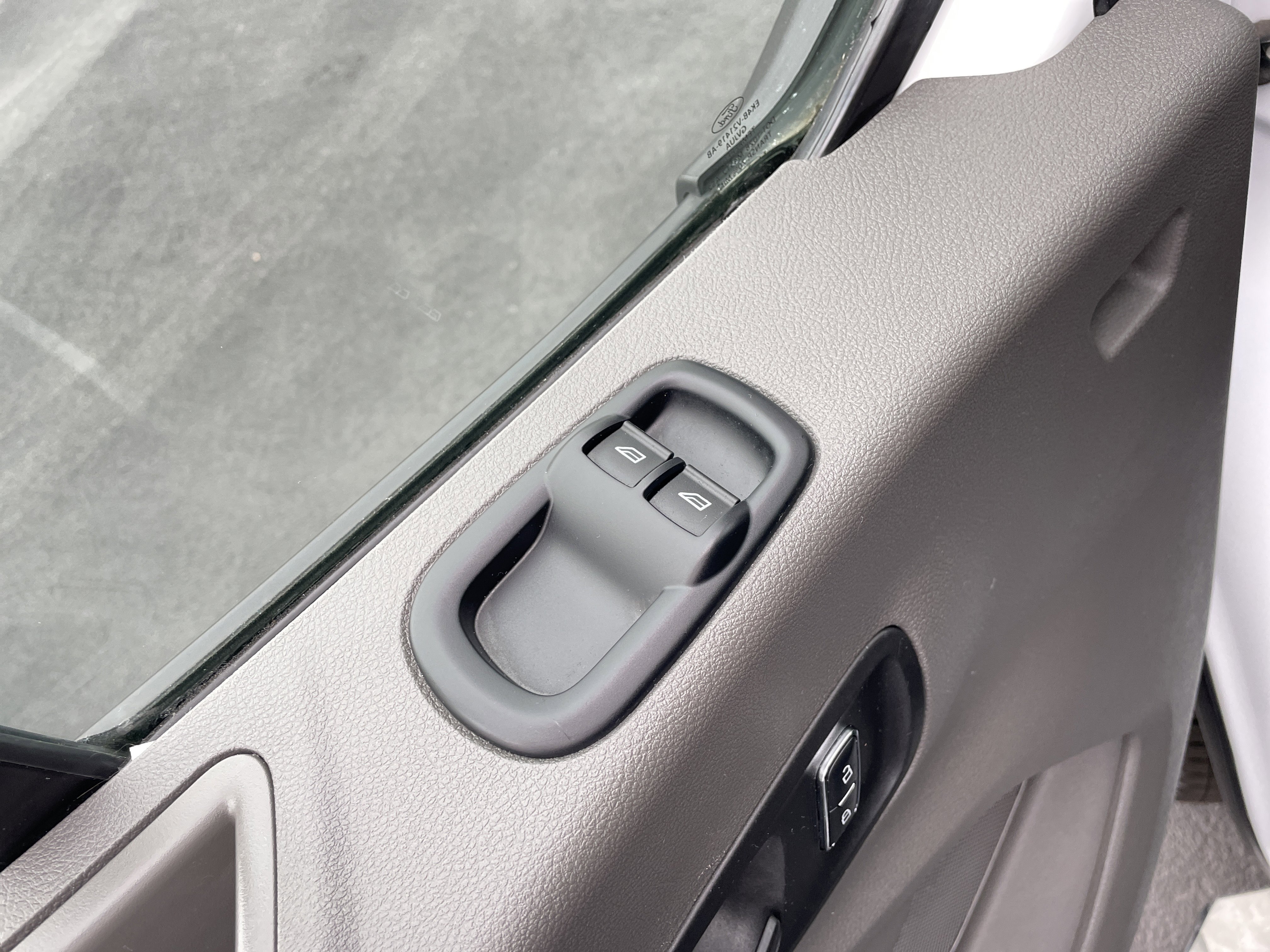 Used 2024 Ford Transit 250 Low Roof w/ Exterior Upgrade Package image 19