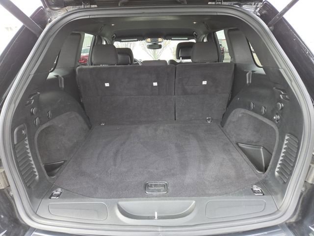 Used 2018 Jeep Grand Cherokee Laredo image 23