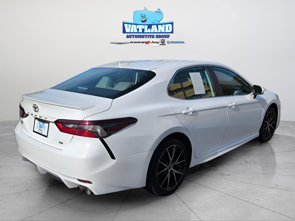 Used 2023 Toyota Camry SE image 5