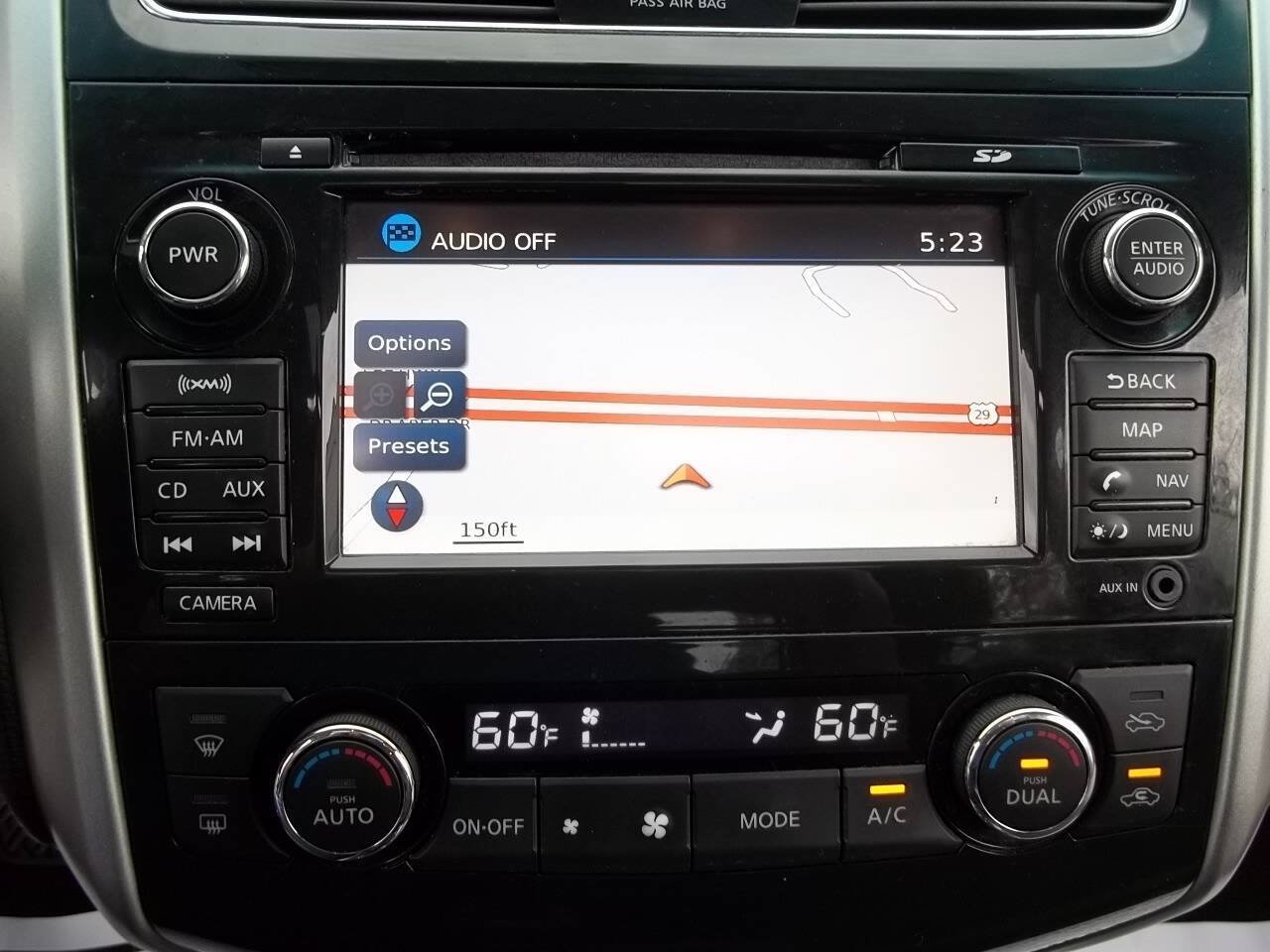 Used 2013 Nissan Altima 2.5 SL w/ Technology Pkg FWD image 24
