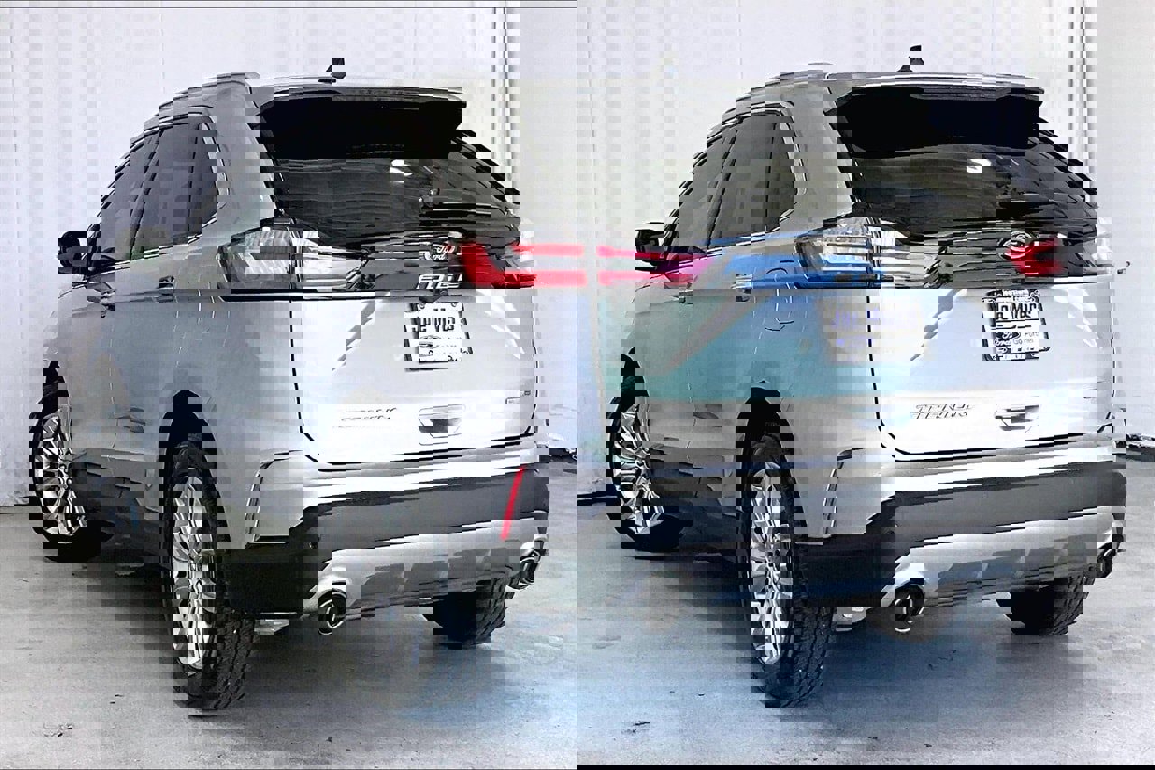 Used 2022 Ford Edge Titanium image 10