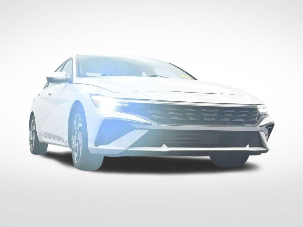 Used 2025 Hyundai Elantra Limited FWD image 31