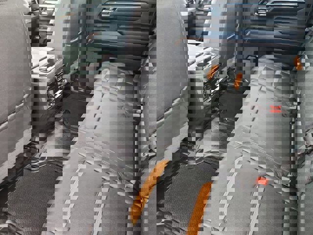 Used 2024 GMC Sierra 2500 AT4 w/ AT4 Premium Plus Package image 13