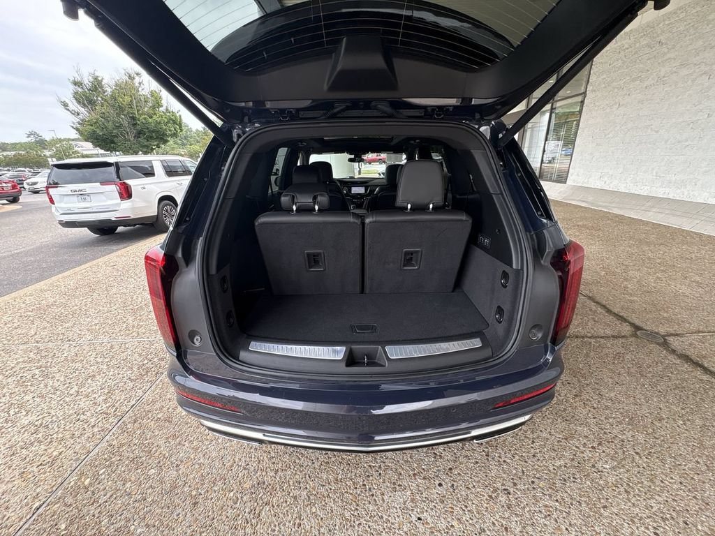 Certified 2025 Cadillac XT6 Premium Luxury AWD/4WD image 27