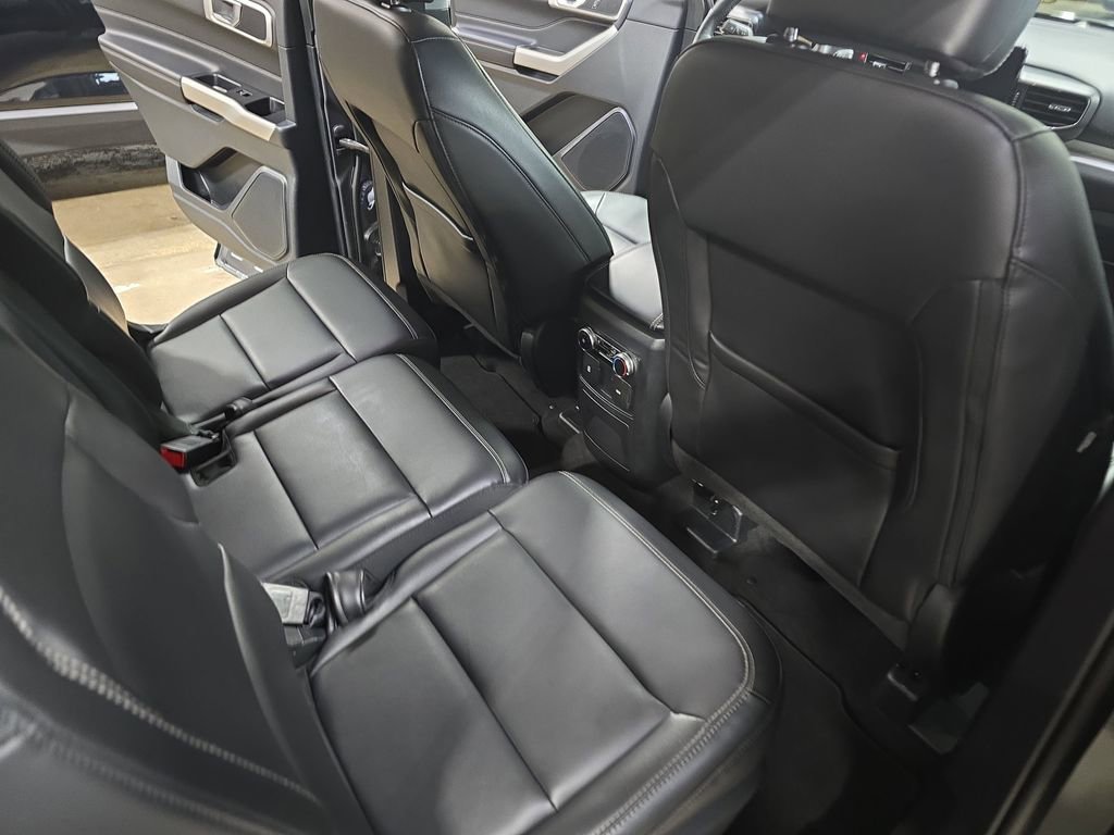 Used 2023 Ford Explorer XLT w/ Equipment Group 202A image 13