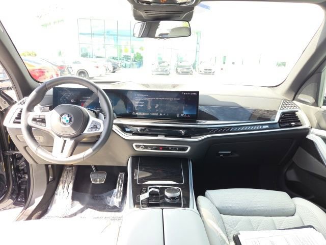 Used 2025 BMW X5 M60i w/ Climate Comfort Package image 27