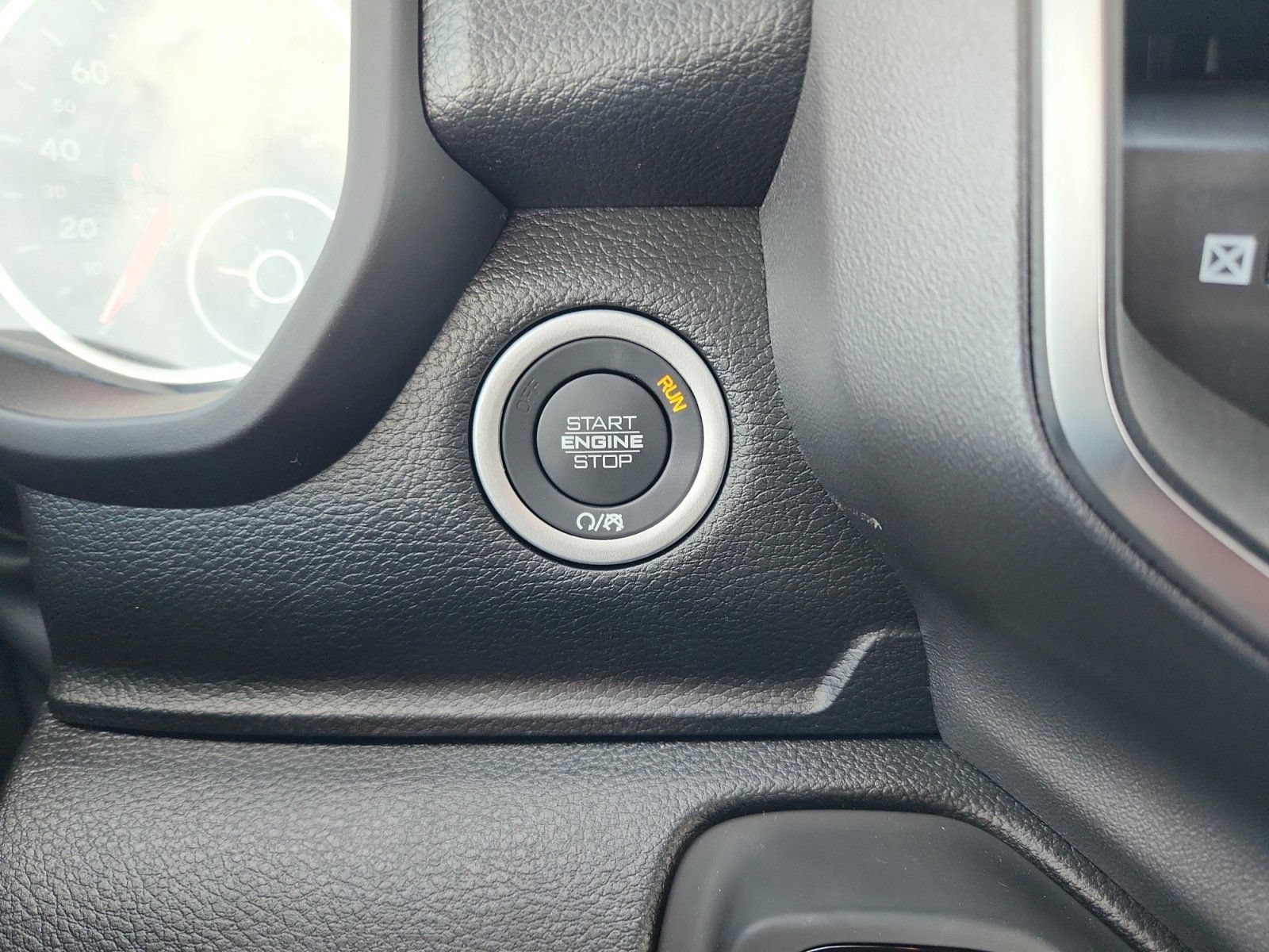 New 2026 RAM 1500 Express AWD/4WD image 17