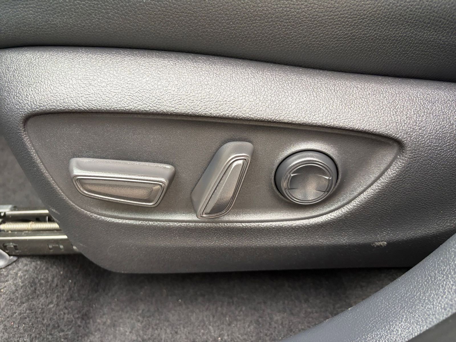 Used 2025 Toyota Grand Highlander FWD image 23