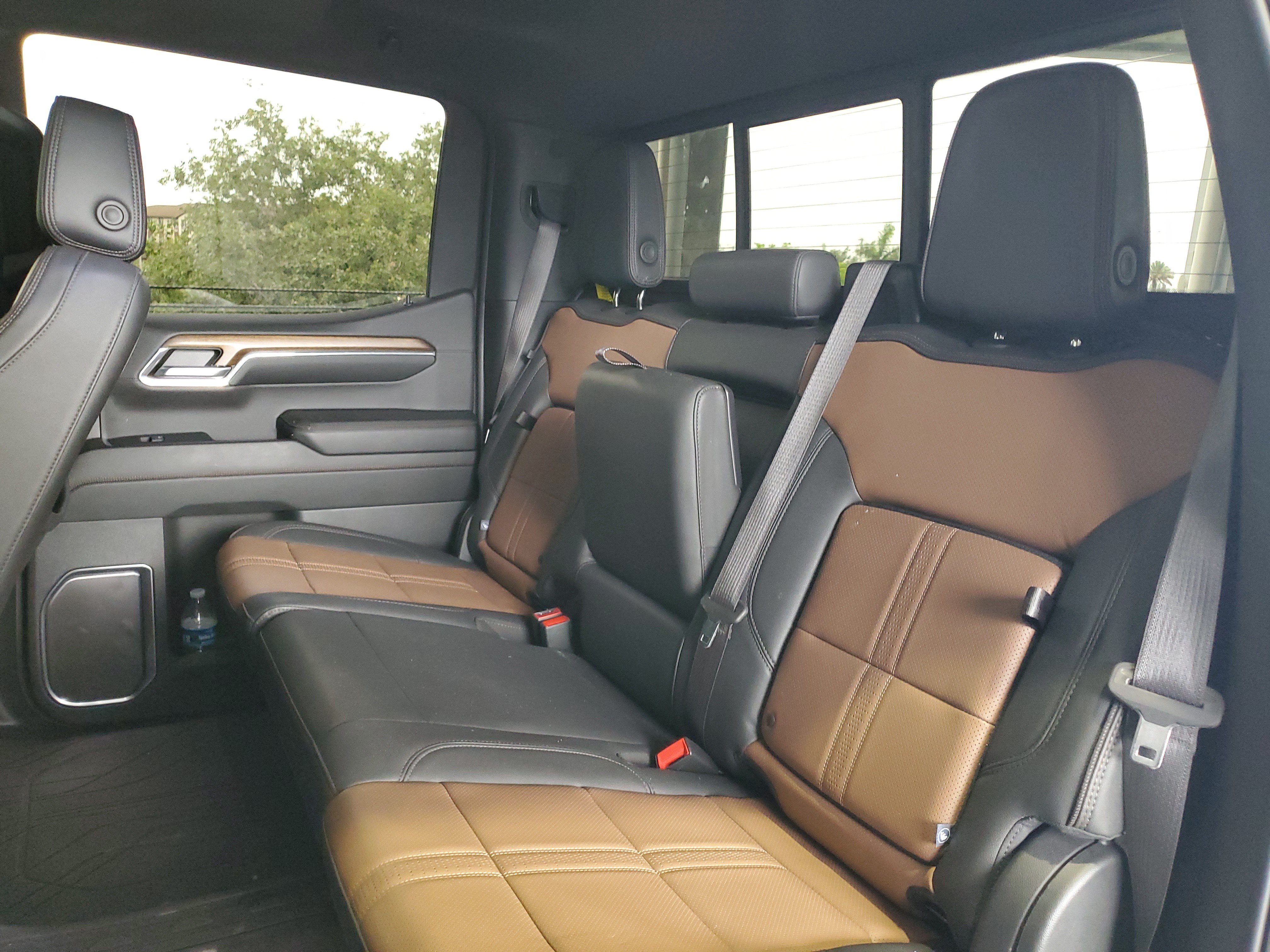 Used 2024 Chevrolet Silverado 1500 High Country AWD/4WD image 8
