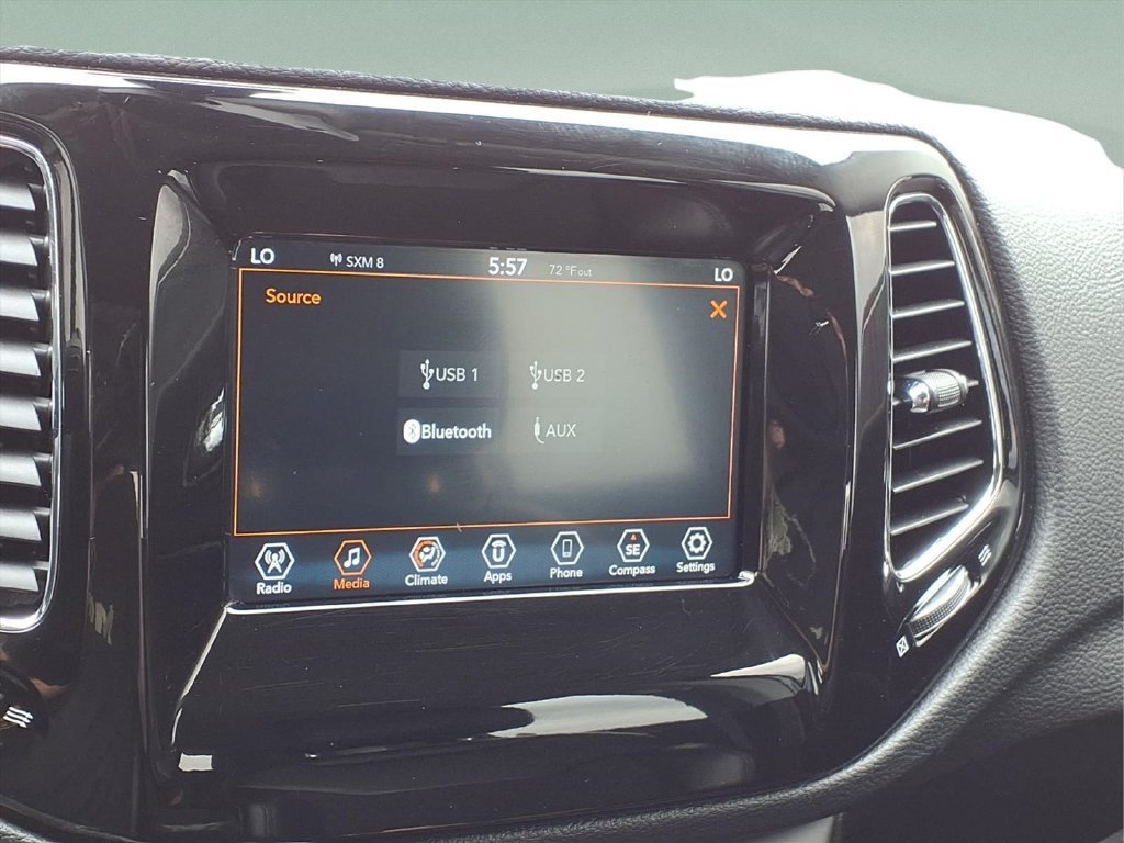 Used 2019 Jeep Compass Latitude FWD image 24