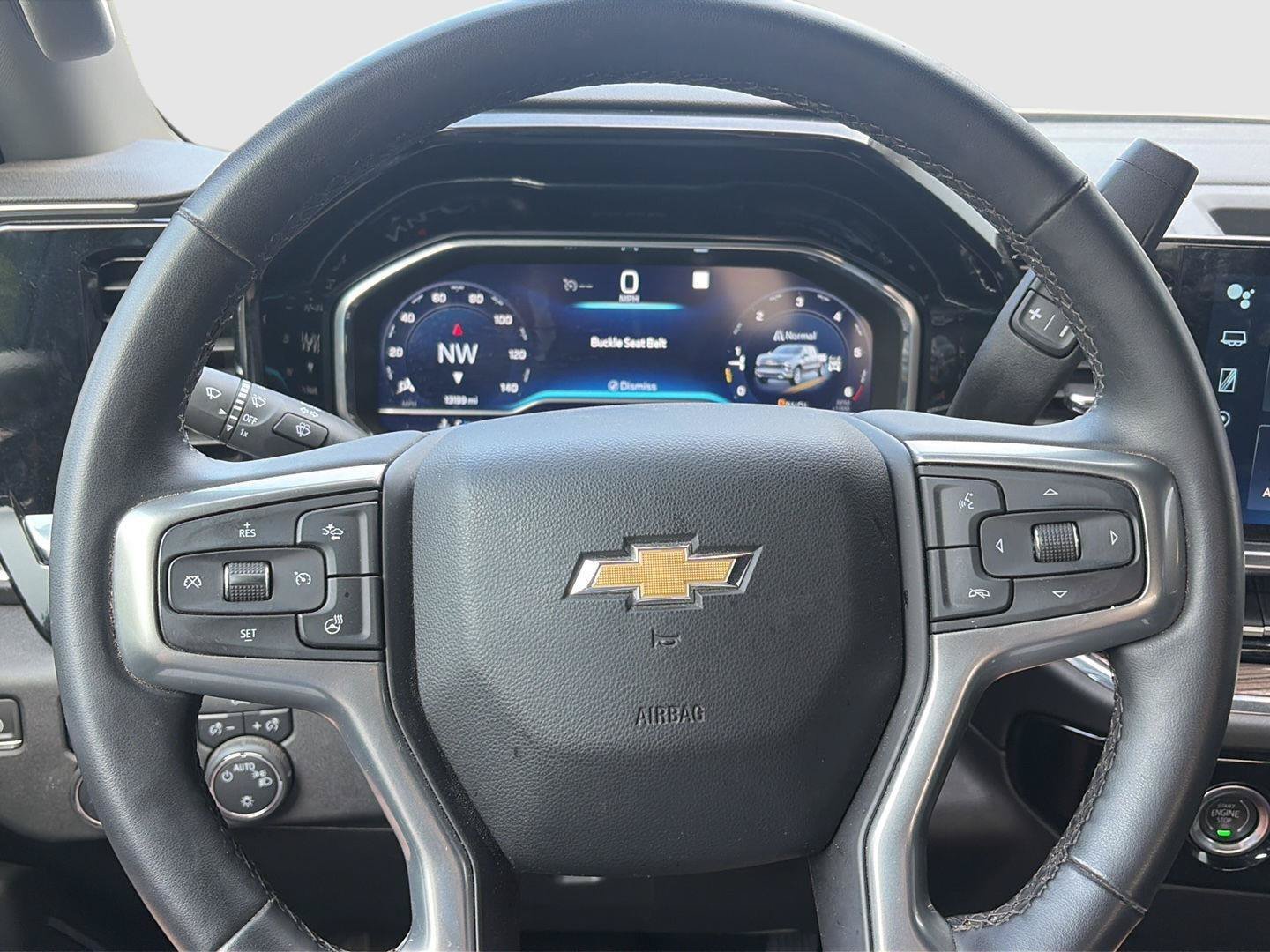 Used 2023 Chevrolet Silverado 1500 LT AWD/4WD image 11