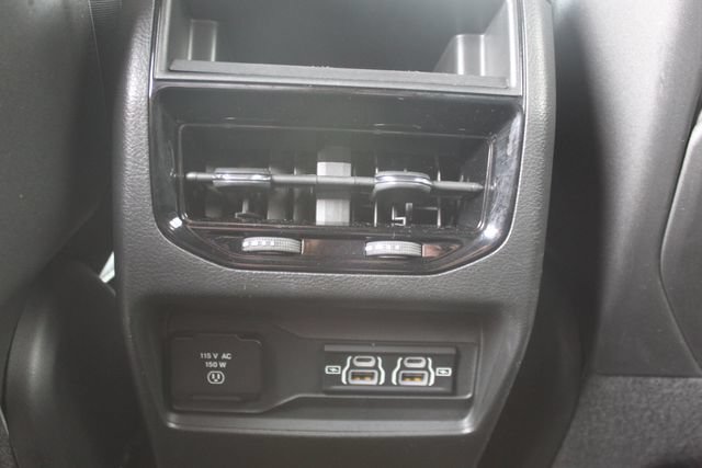 Used 2025 Jeep Grand Cherokee Altitude AWD/4WD image 29