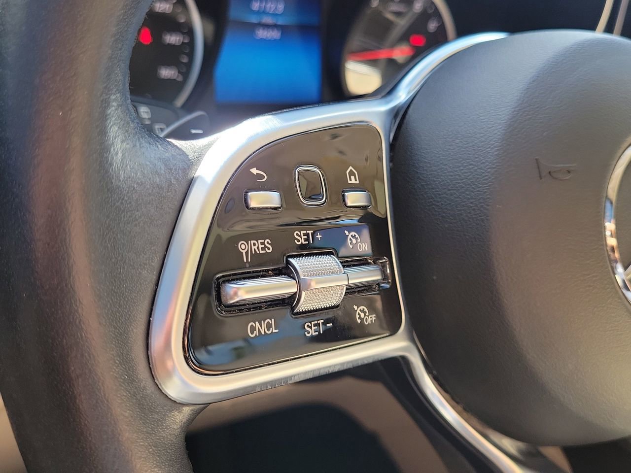 Certified 2021 Mercedes-Benz GLC 300 image 30