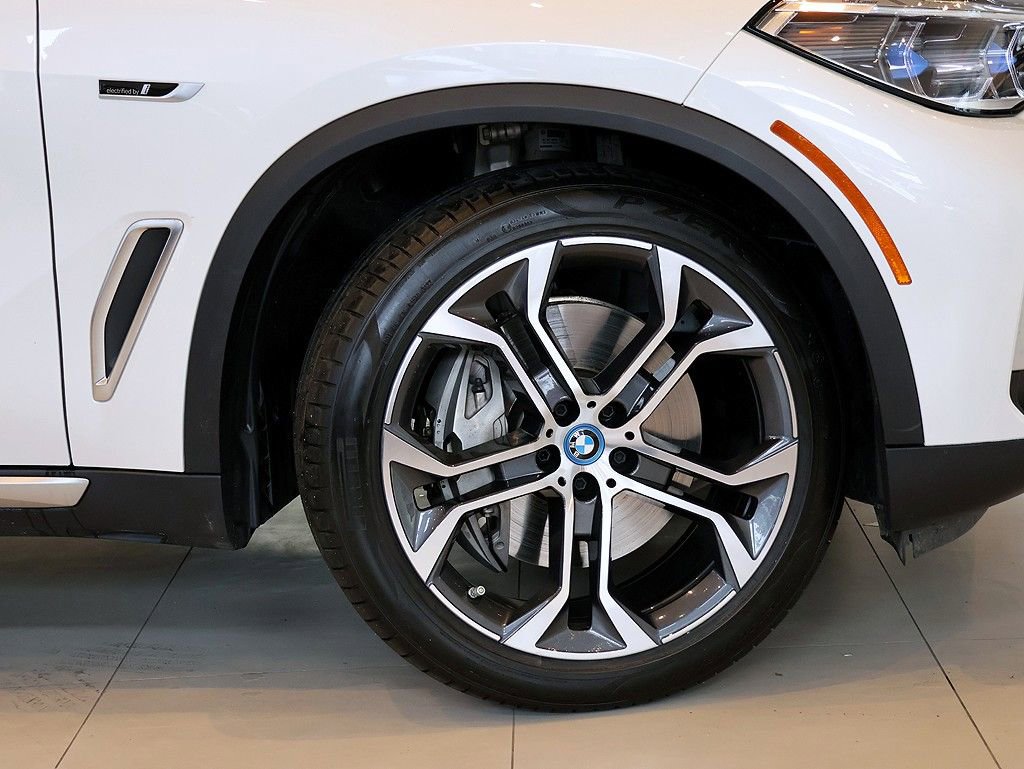 Used 2023 BMW X5 xDrive45e w/ Executive Package image 30