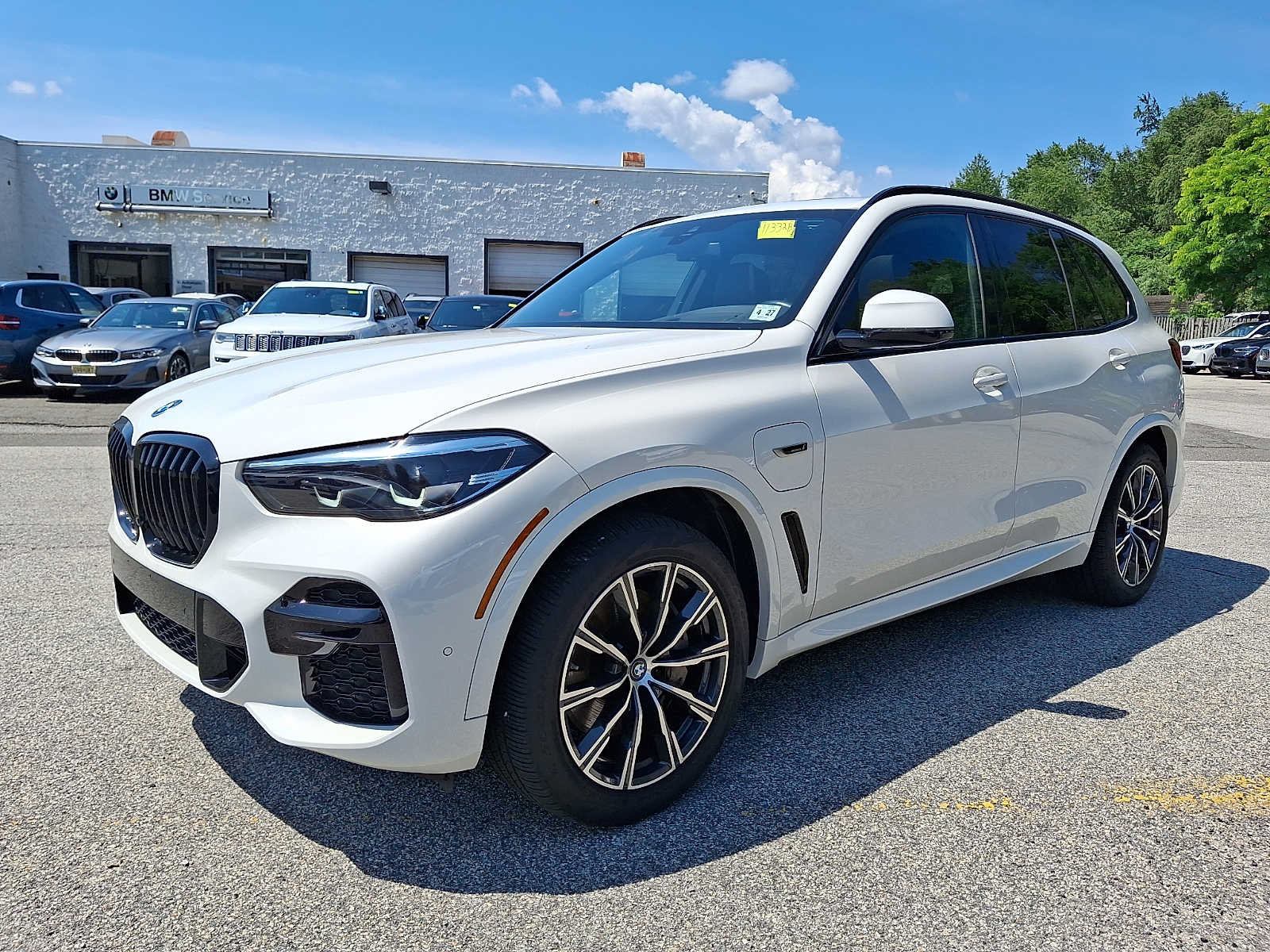 Used 2022 BMW X5 xDrive45e w/ M Sport Package AWD/4WD image 3