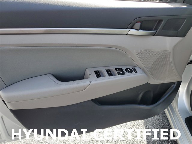 Used 2017 Hyundai Elantra SE image 16