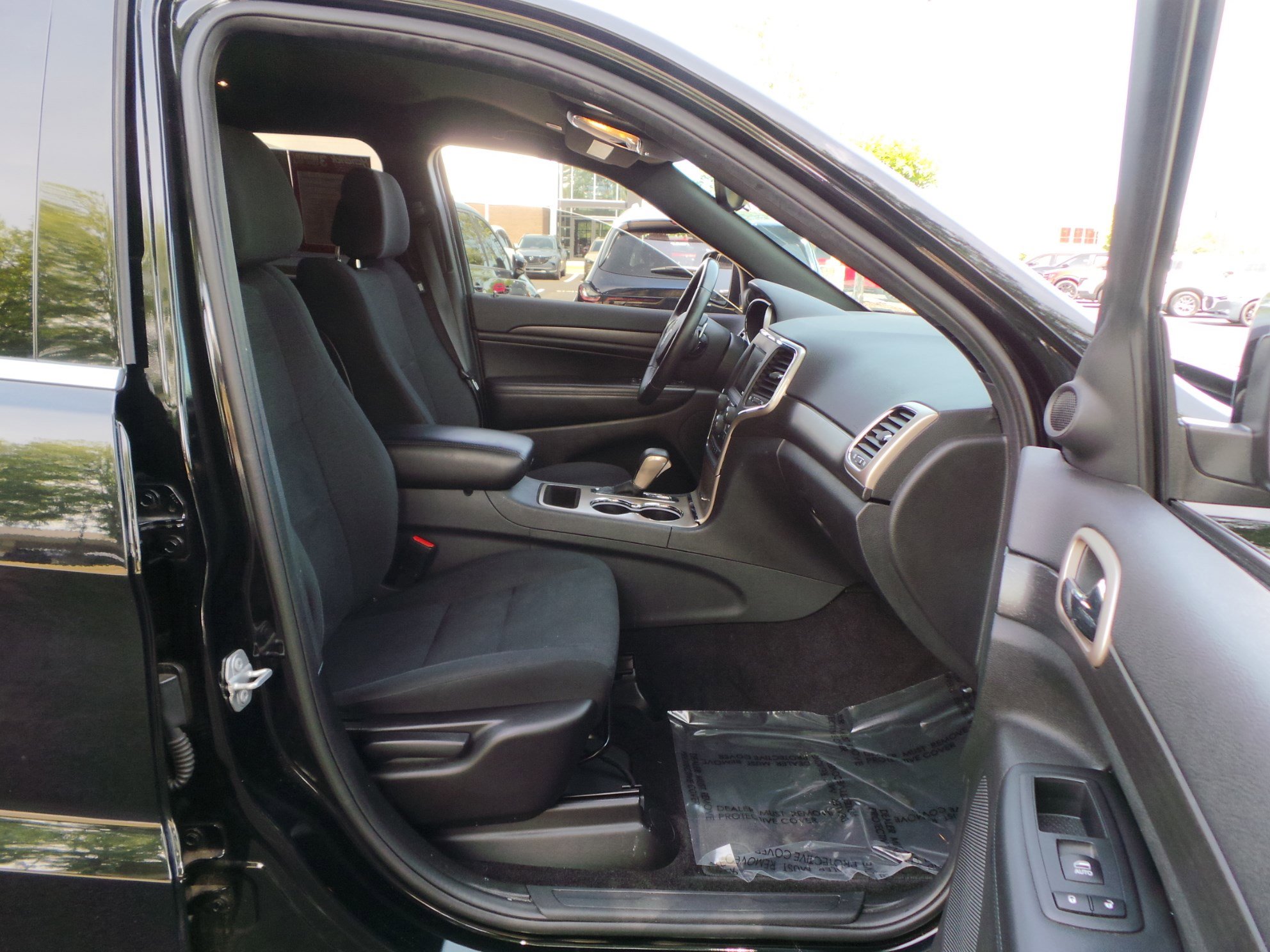 Used 2017 Jeep Grand Cherokee Laredo w/ Quick Order Package 23E AWD/4WD image 37