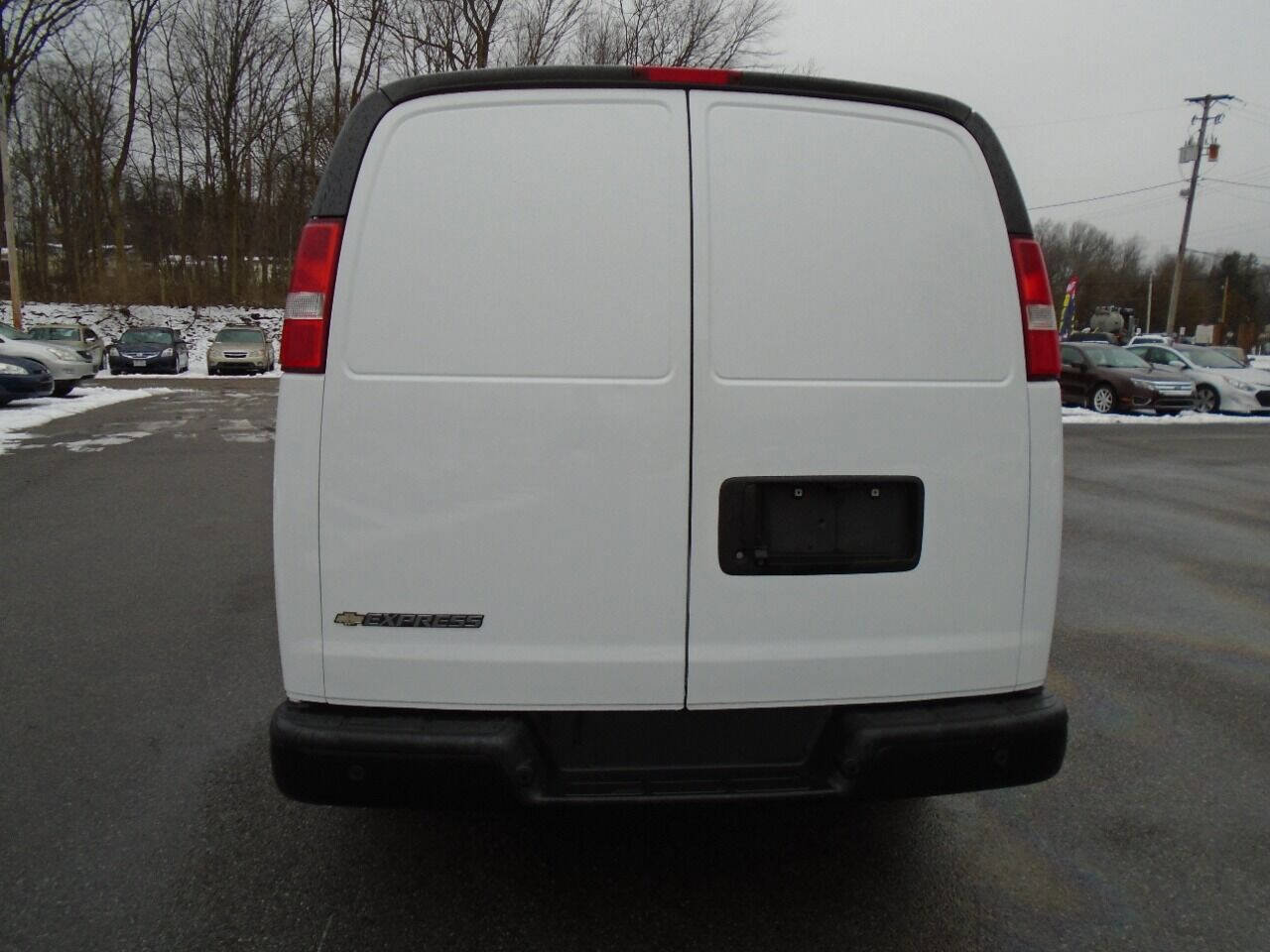 Used 2017 Chevrolet Express 3500 Extended image 5