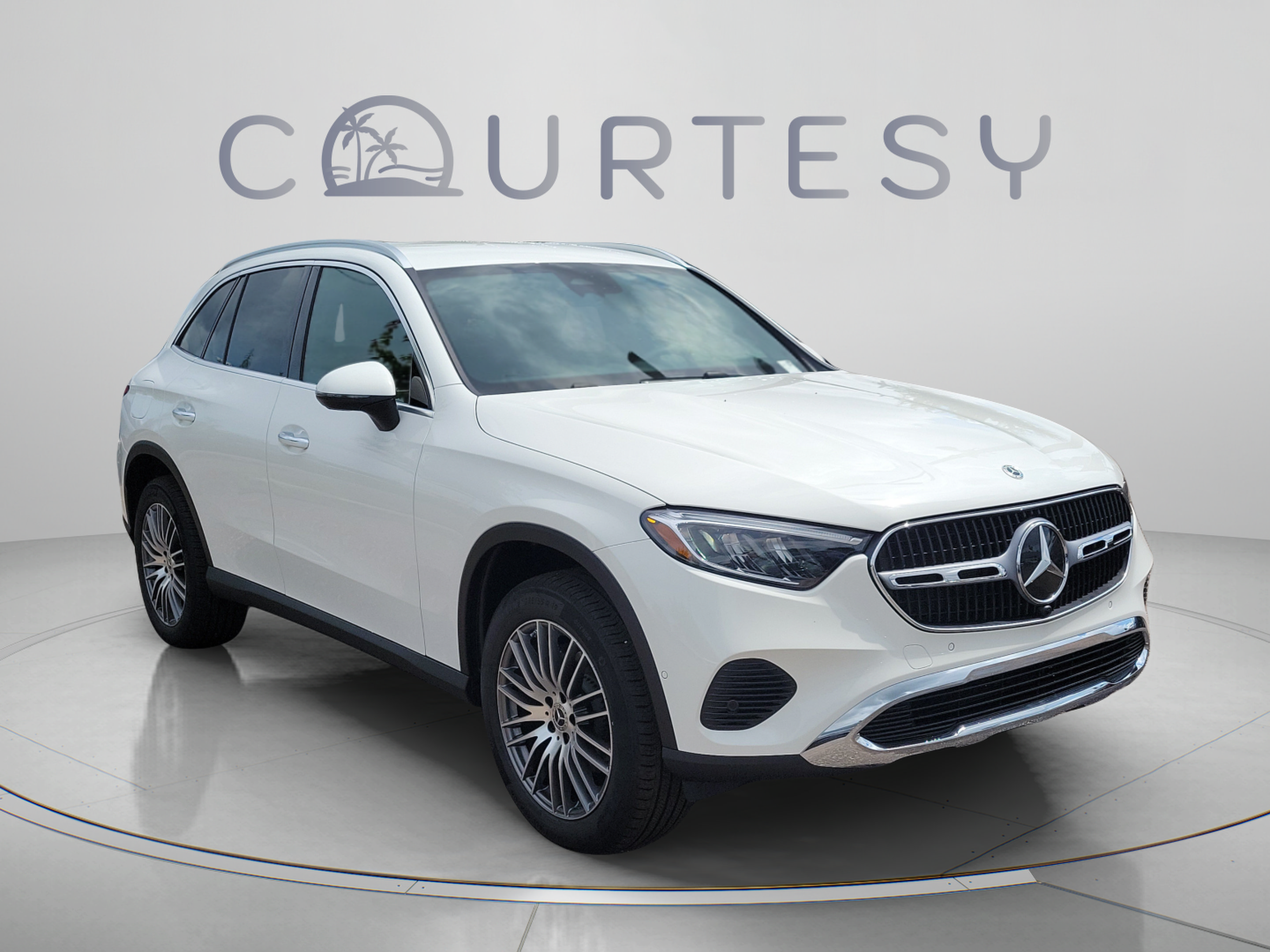 Certified 2026 Mercedes-Benz GLC 300 image 4
