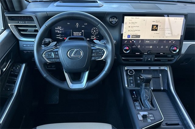 Used 2025 Lexus GX 550 image 15