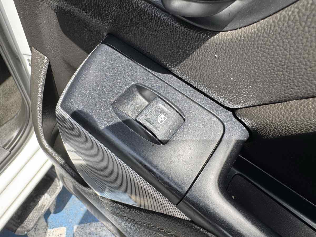 Used 2018 Chevrolet Silverado 1500 LT w/ All Star Edition AWD/4WD image 36