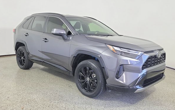 Used 2025 Toyota RAV4 SE w/ Weather Package AWD/4WD image 3