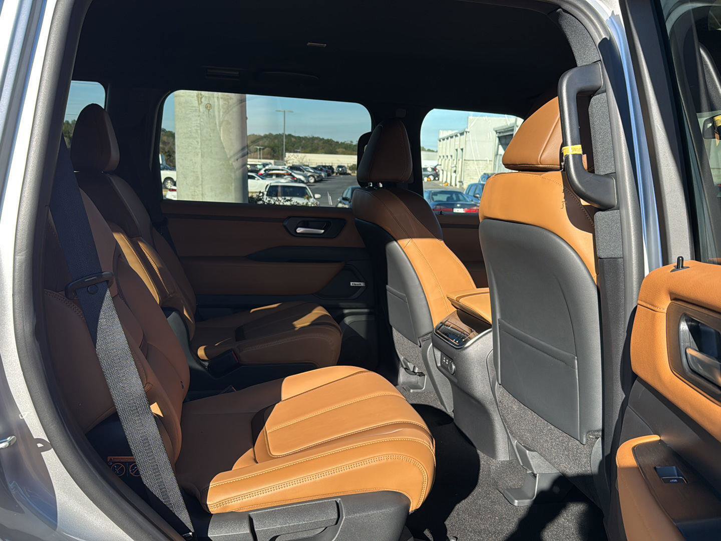 New 2026 Nissan Armada SL w/ Captain's Chari Seat Package image 11