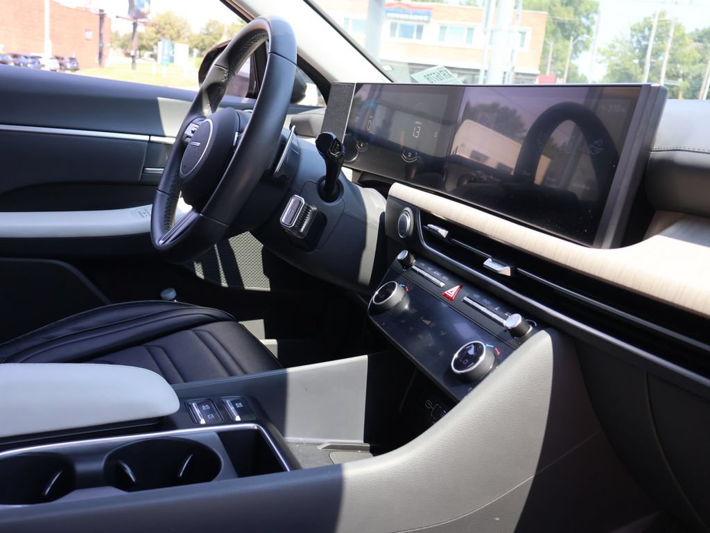 Used 2025 Hyundai Sonata SEL FWD image 9