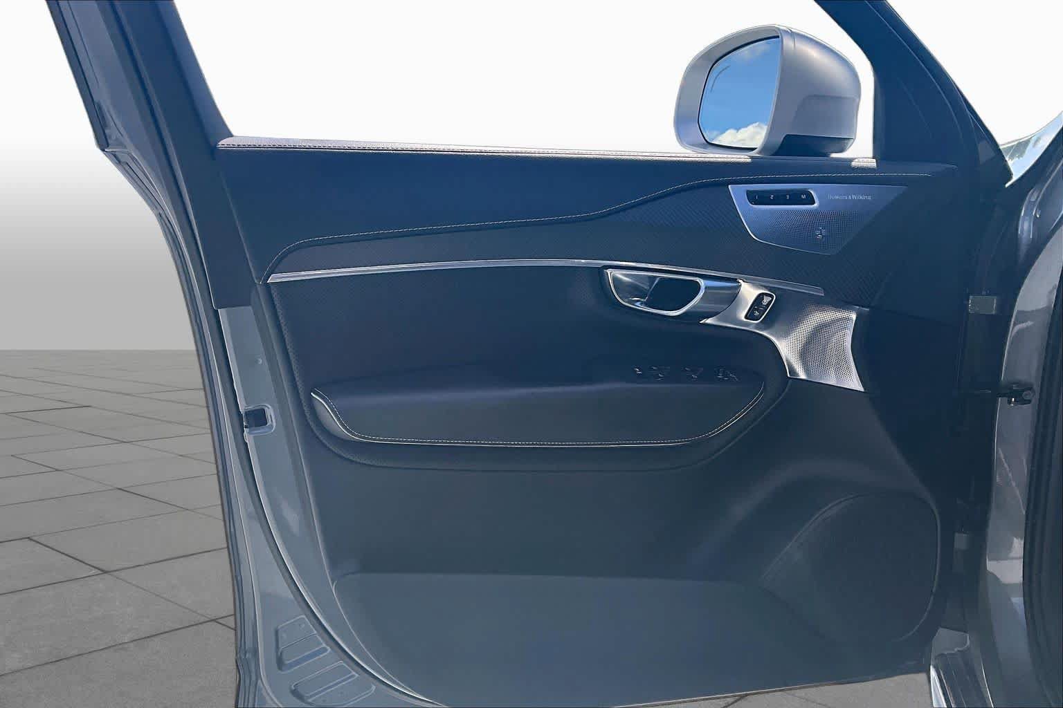 Used 2019 Volvo XC90 T6 R-Design w/ Advanced Package AWD/4WD image 22