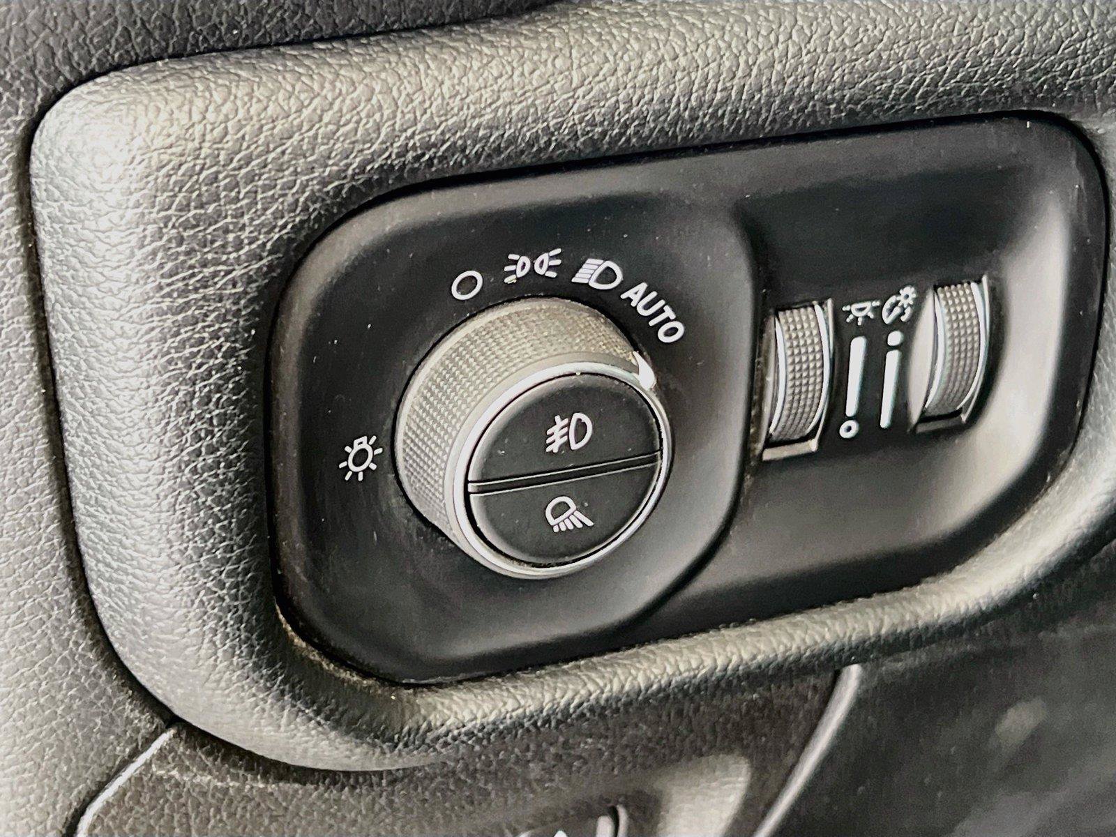 Used 2020 RAM 1500 Laramie AWD/4WD image 14