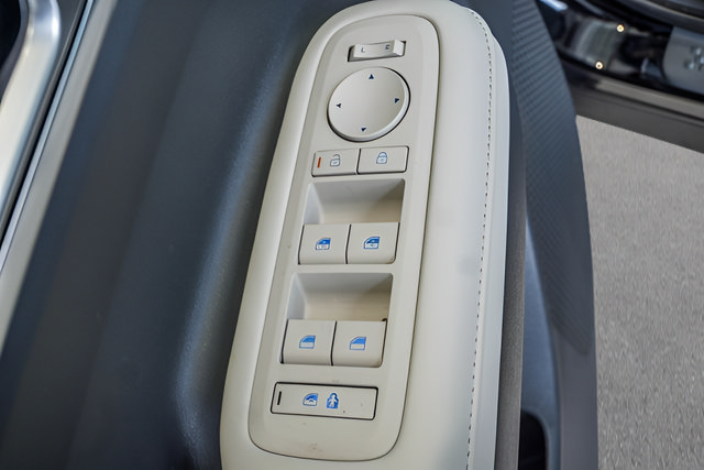 Certified 2025 Hyundai Santa Fe SEL FWD image 31