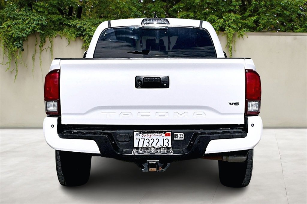 Used 2017 Toyota Tacoma TRD Sport image 6