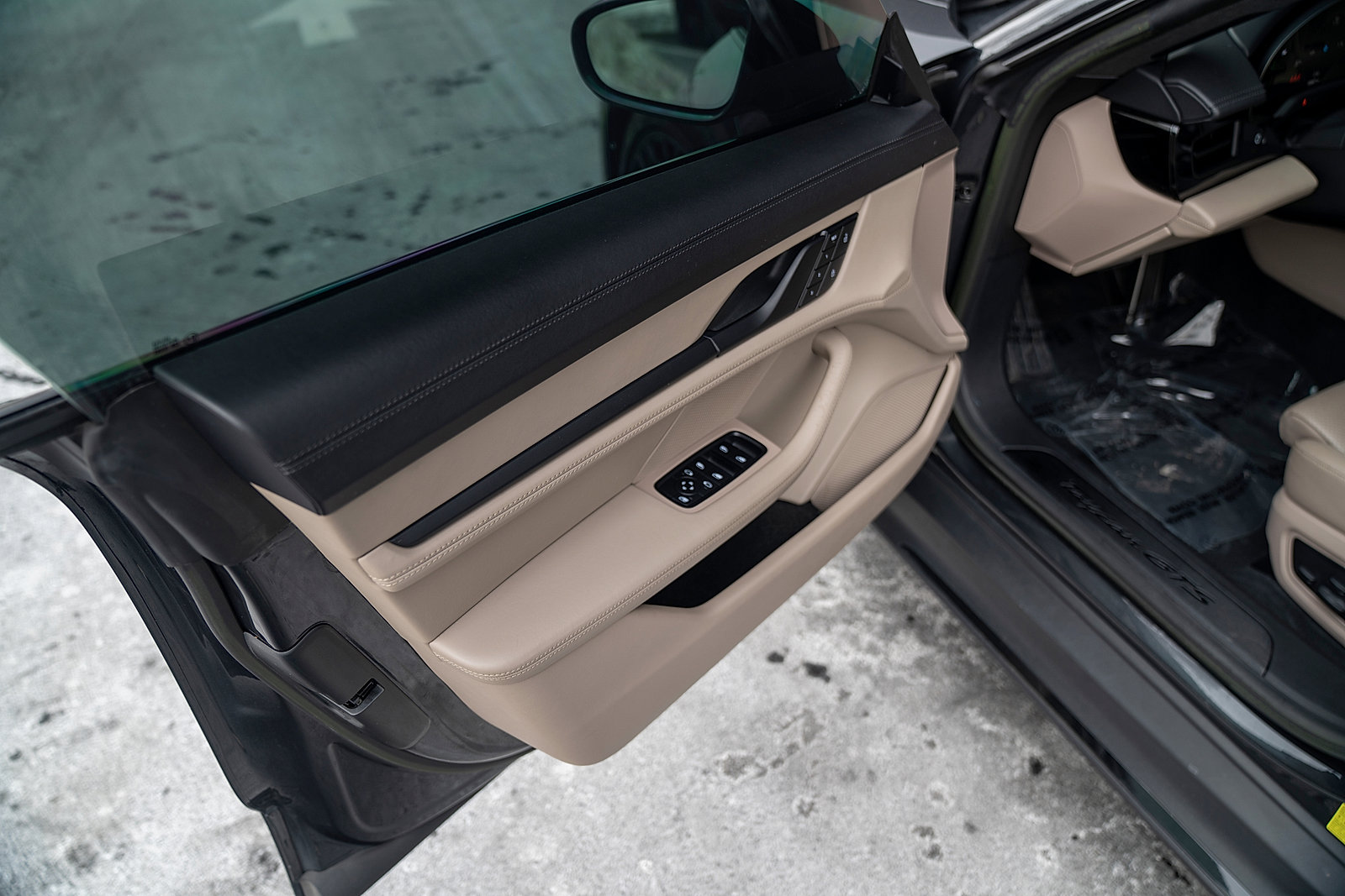 Certified 2023 Porsche Taycan GTS image 17