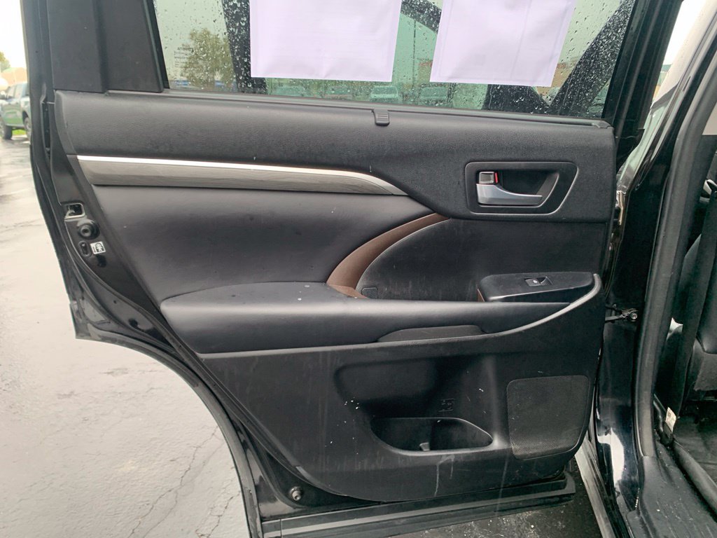Used 2018 Toyota Highlander Limited w/ Protection Package #3 AWD/4WD image 37