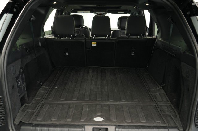 Used 2024 Land Rover Discovery Dynamic SE AWD/4WD image 56