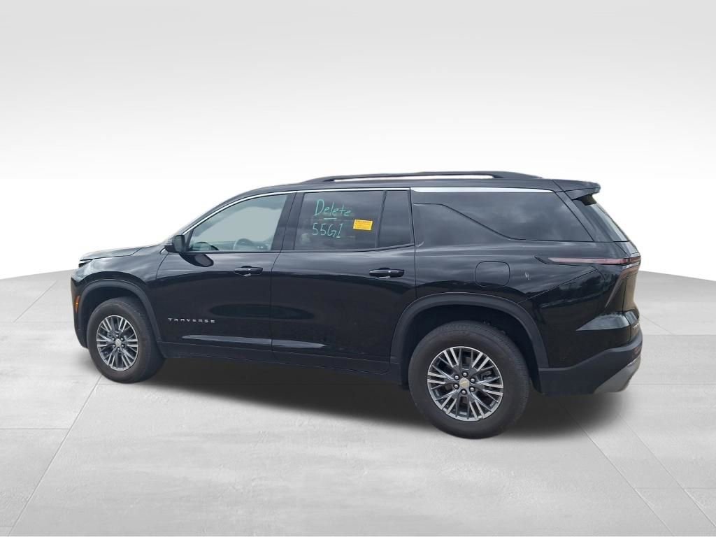 Used 2025 Chevrolet Traverse LT image 16