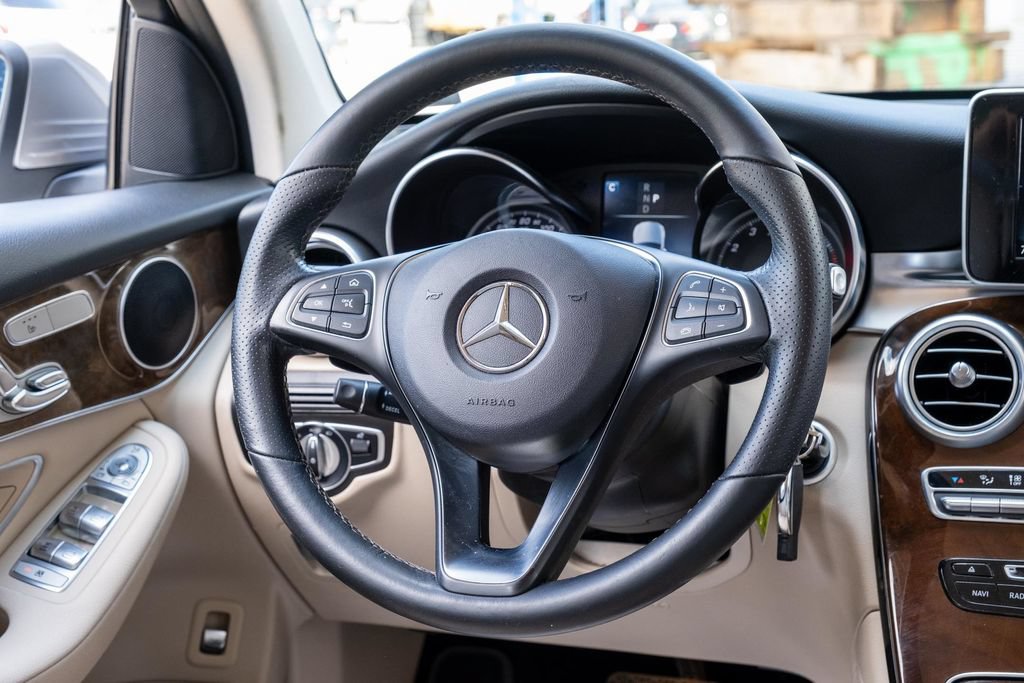 Used 2019 Mercedes-Benz GLC 300 4MATIC image 26