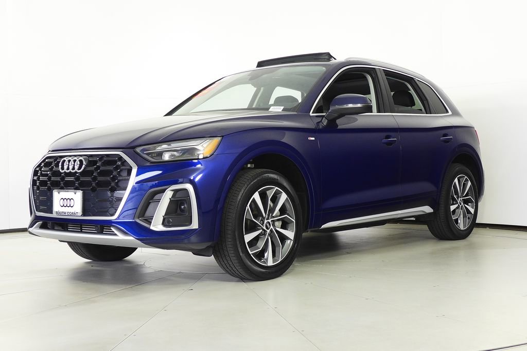 Used 2023 Audi Q5 2.0T Premium w/ Convenience Package image 2
