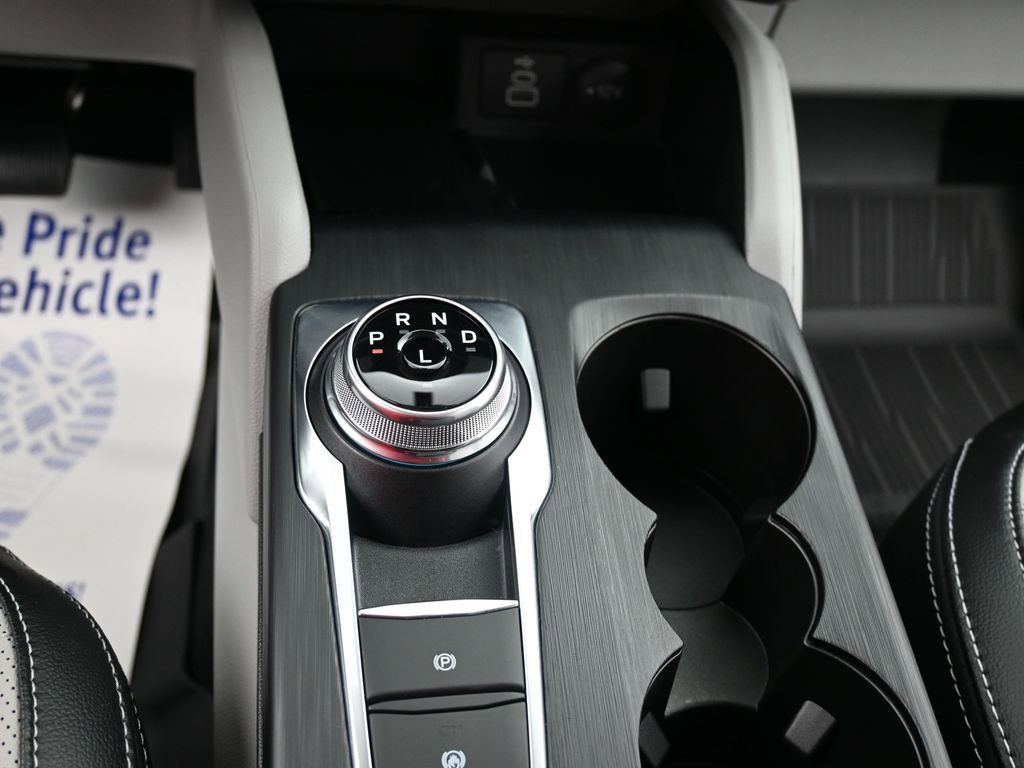 Used 2024 Ford Escape SE w/ PHEV Premium Package image 13