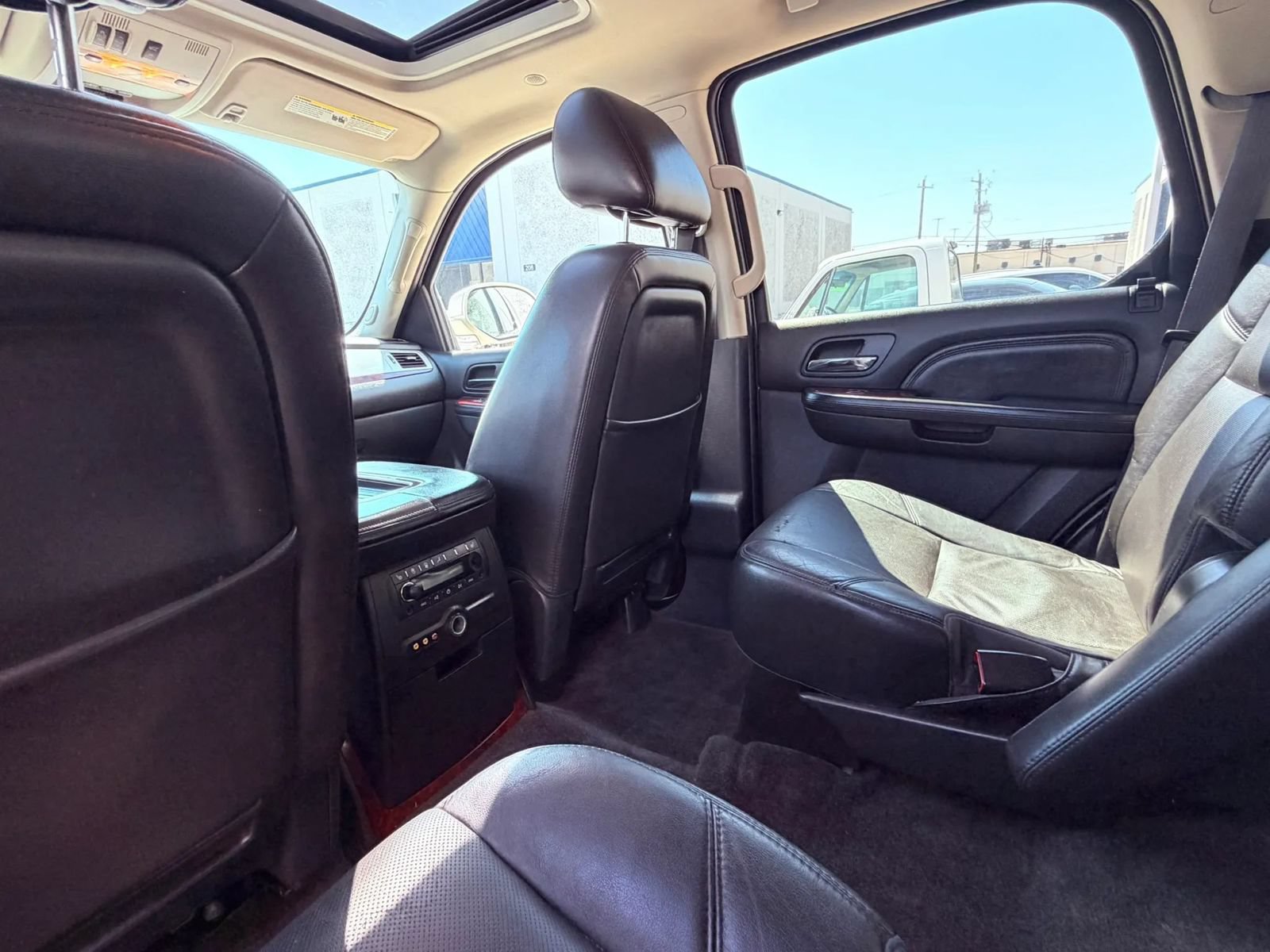 Used 2013 Cadillac Escalade Luxury RWD image 17