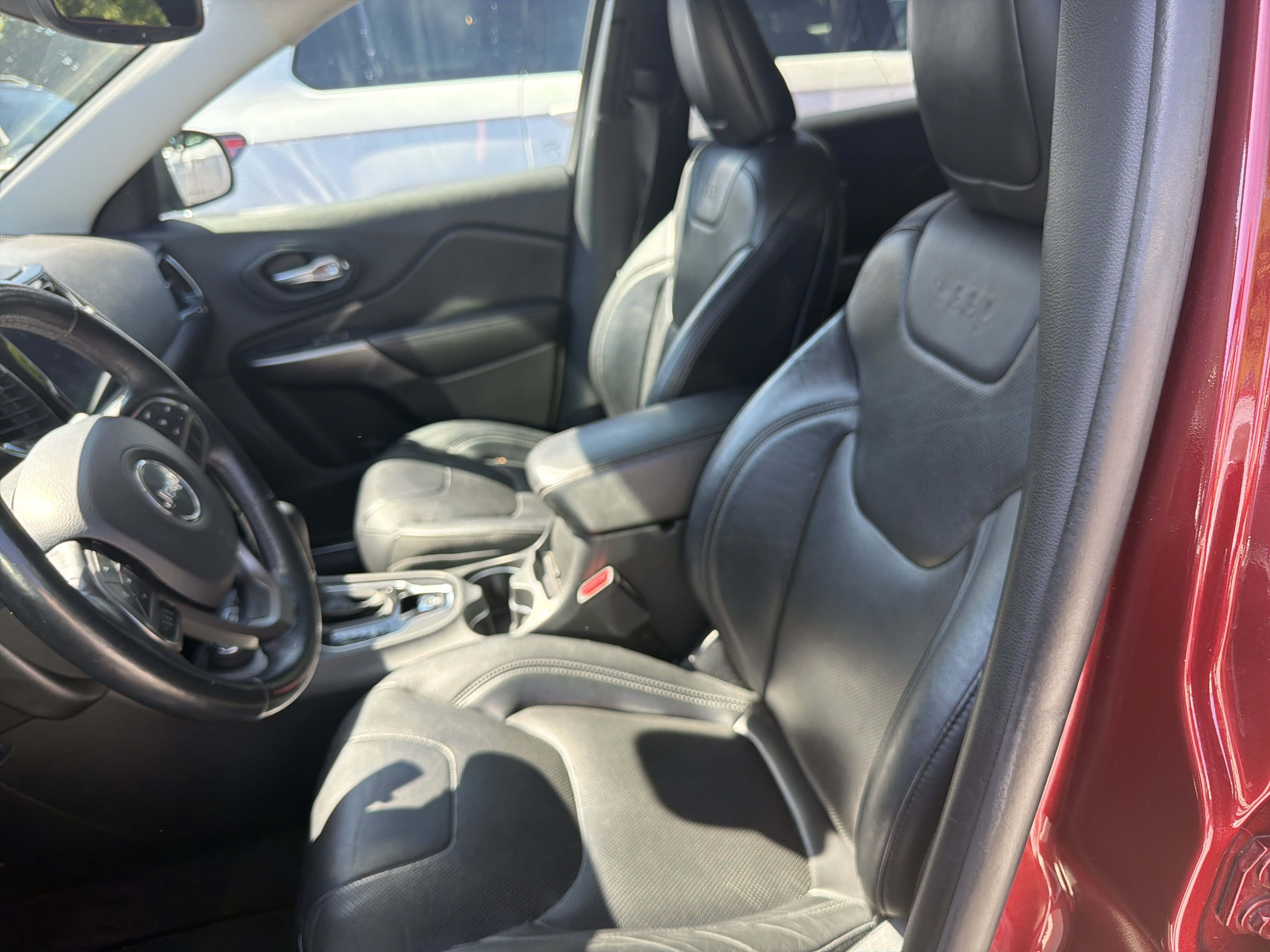 Used 2019 Jeep Cherokee Limited AWD/4WD image 10