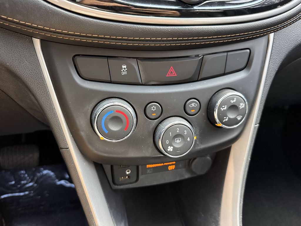 Used 2019 Chevrolet Trax LT w/ LT Convenience Package FWD image 50