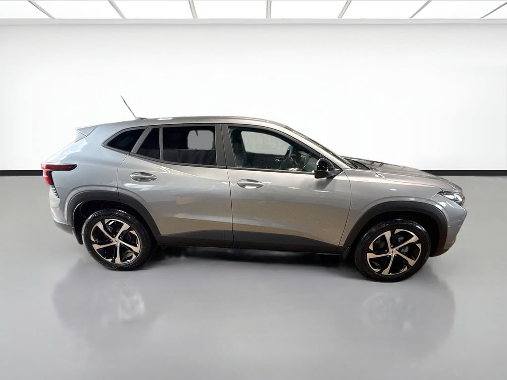 New 2026 Chevrolet Trax RS w/ Sunroof Package FWD image 4