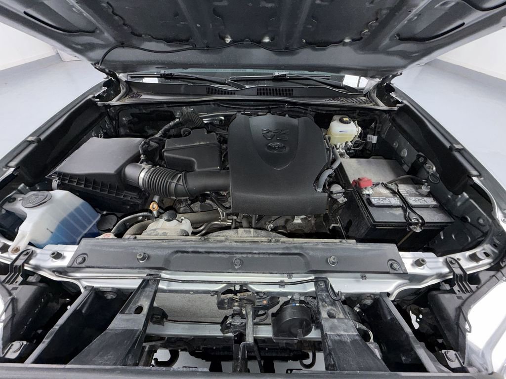 Used 2022 Toyota Tacoma TRD Off-Road w/ Technology Package image 18