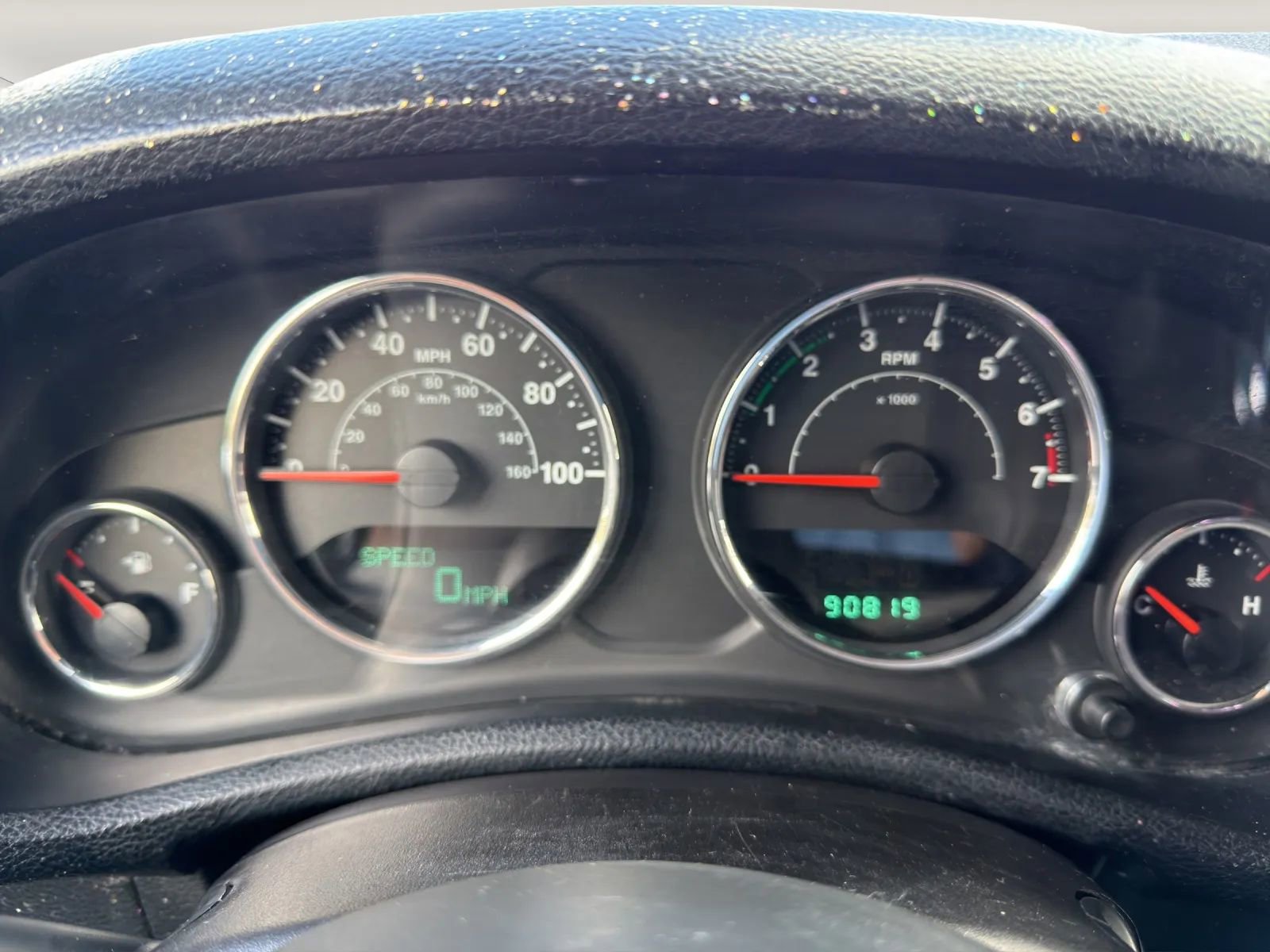 Used 2014 Jeep Wrangler Unlimited Sport w/ Connectivity Group AWD/4WD image 11