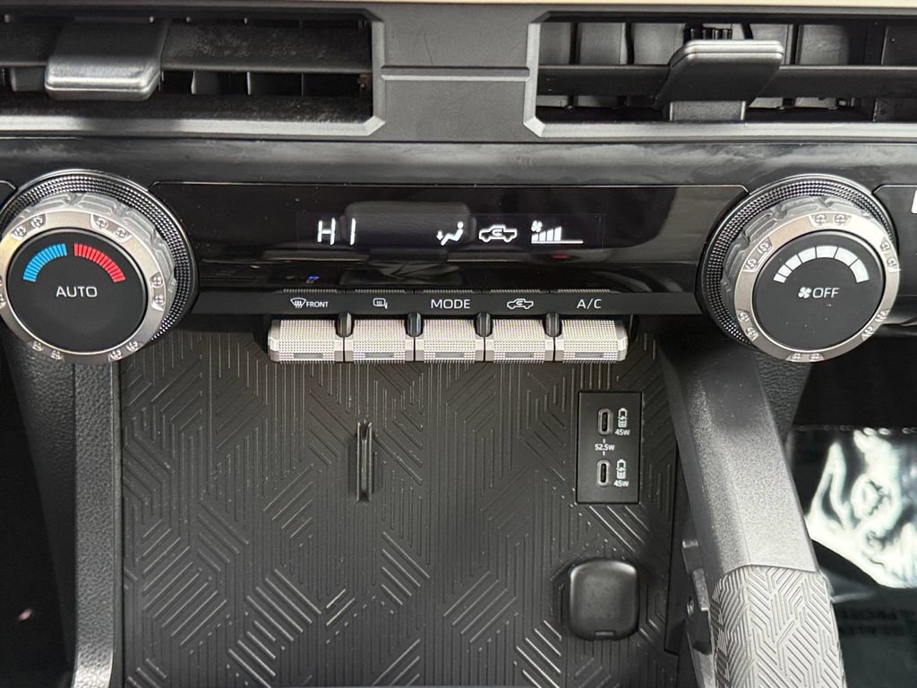Used 2025 Toyota Tacoma TRD Sport AWD/4WD image 15