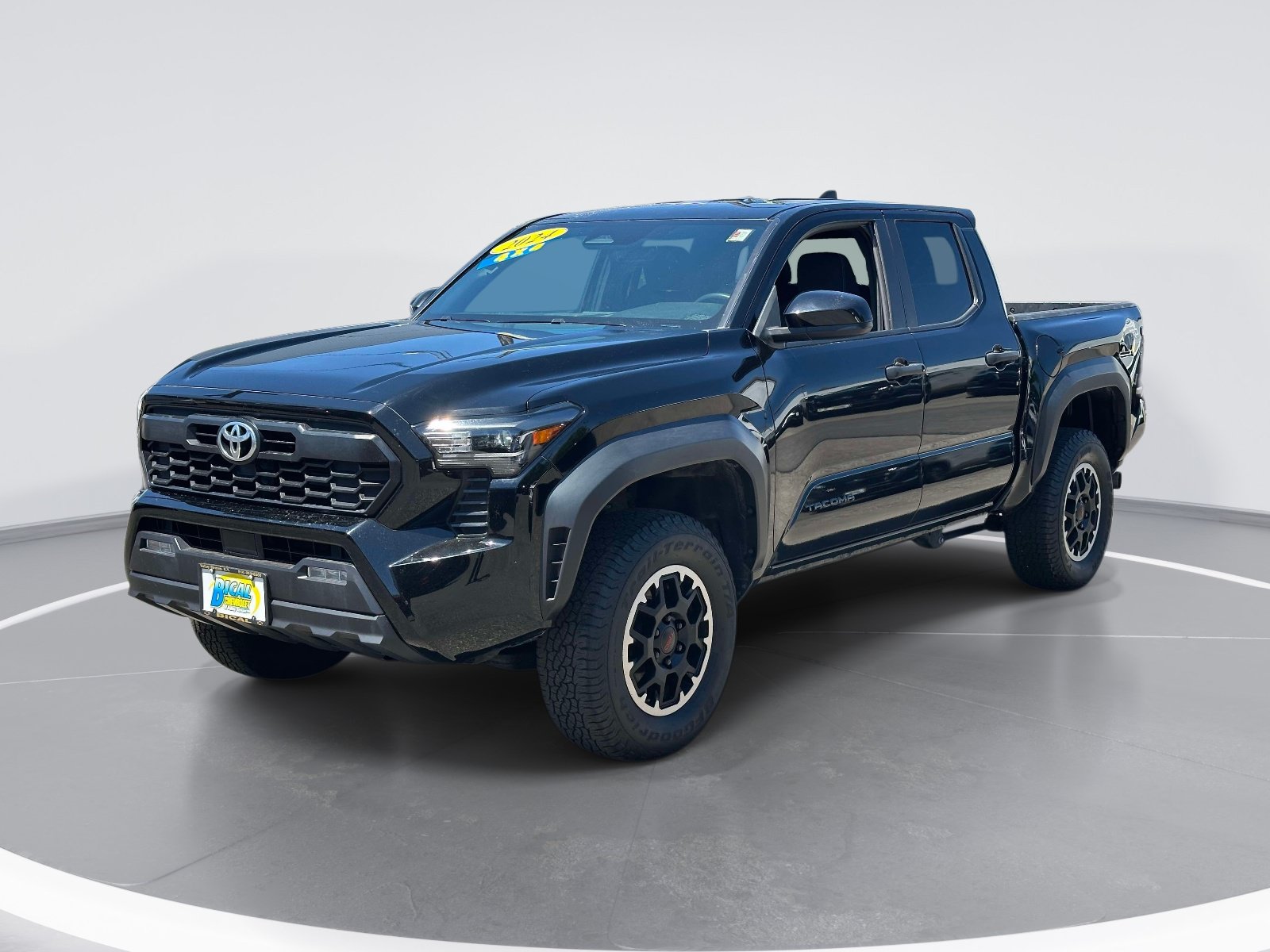 Used 2024 Toyota Tacoma TRD Off-Road AWD/4WD image 3