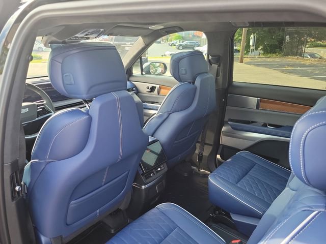 New 2026 Cadillac Vistiq Premium Luxury w/ LPO, Floor Liner Package image 25