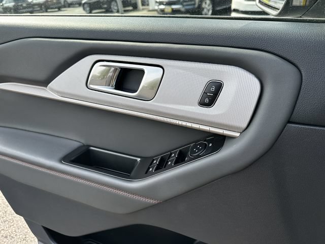 Certified 2025 Ford Explorer Active AWD/4WD image 31